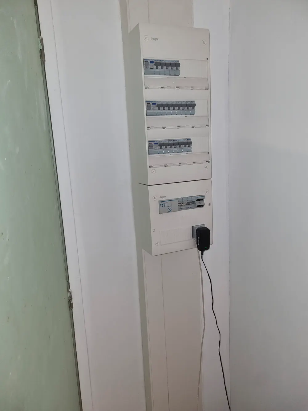 Tableau électrique et coffret de communication avec prises RJ45 installés par CM’Elec